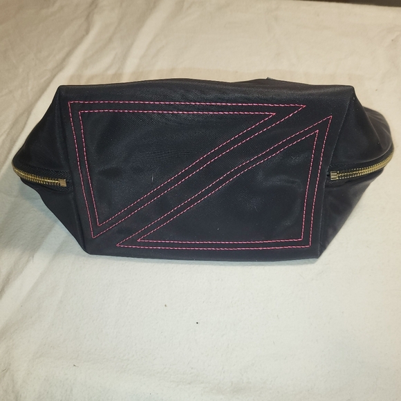 Travel Makeup and Cosmetic Bag has never been used.  Kusshi Large - Picture 5 of 7